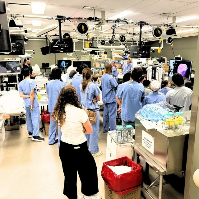 🎥 Training in 3D, Learning in Real Time At the McMaster MIS Skull Base Course, residents experienced EndoPro® 3D firsthand — gaining real depth perception, spatial understanding, and surgical confidence.
Seeing the “aha” moments as they navigated delicate anatomy in stereoscopic 3D reminded us why innovation in education matters.
Huge thanks to the faculty, residents, and our team for making this hands-on experience unforgettable.
#EndoPro3D #SkullBaseSurgery #SurgicalEducation #NeurosurgeryTraining #ENT #InnovationInMedicine #McMasterSkullBase